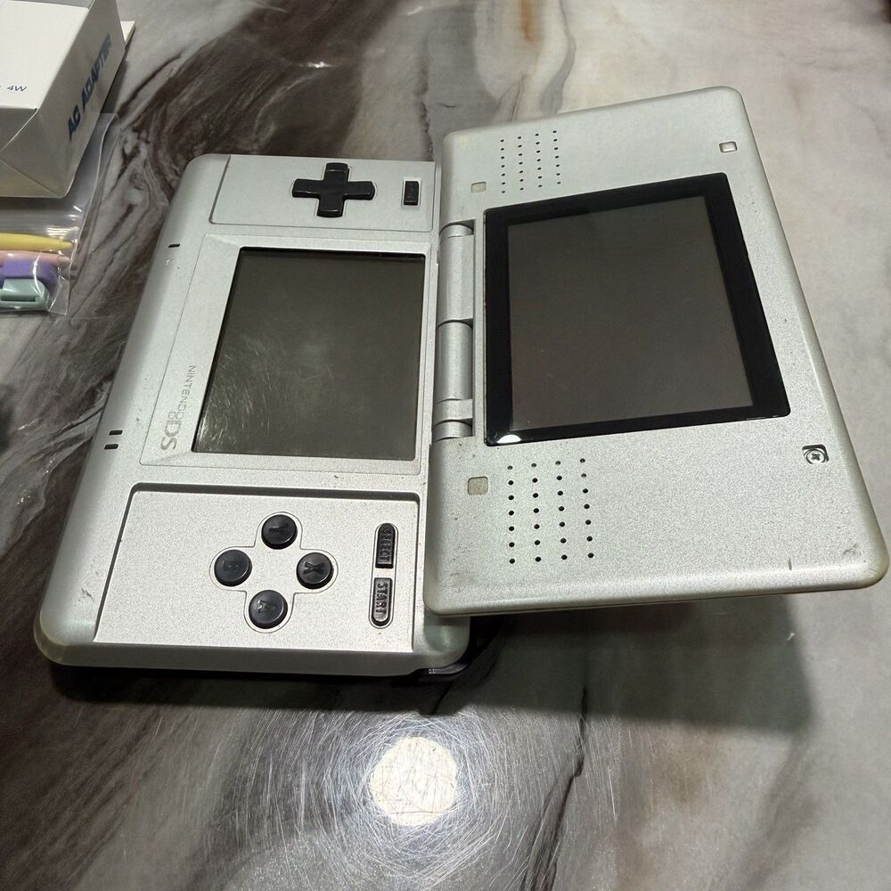 Nintendo DS Original Console NTR-001 Titanium Silver - Tested Works w/ Charger - Picture 5 of 13